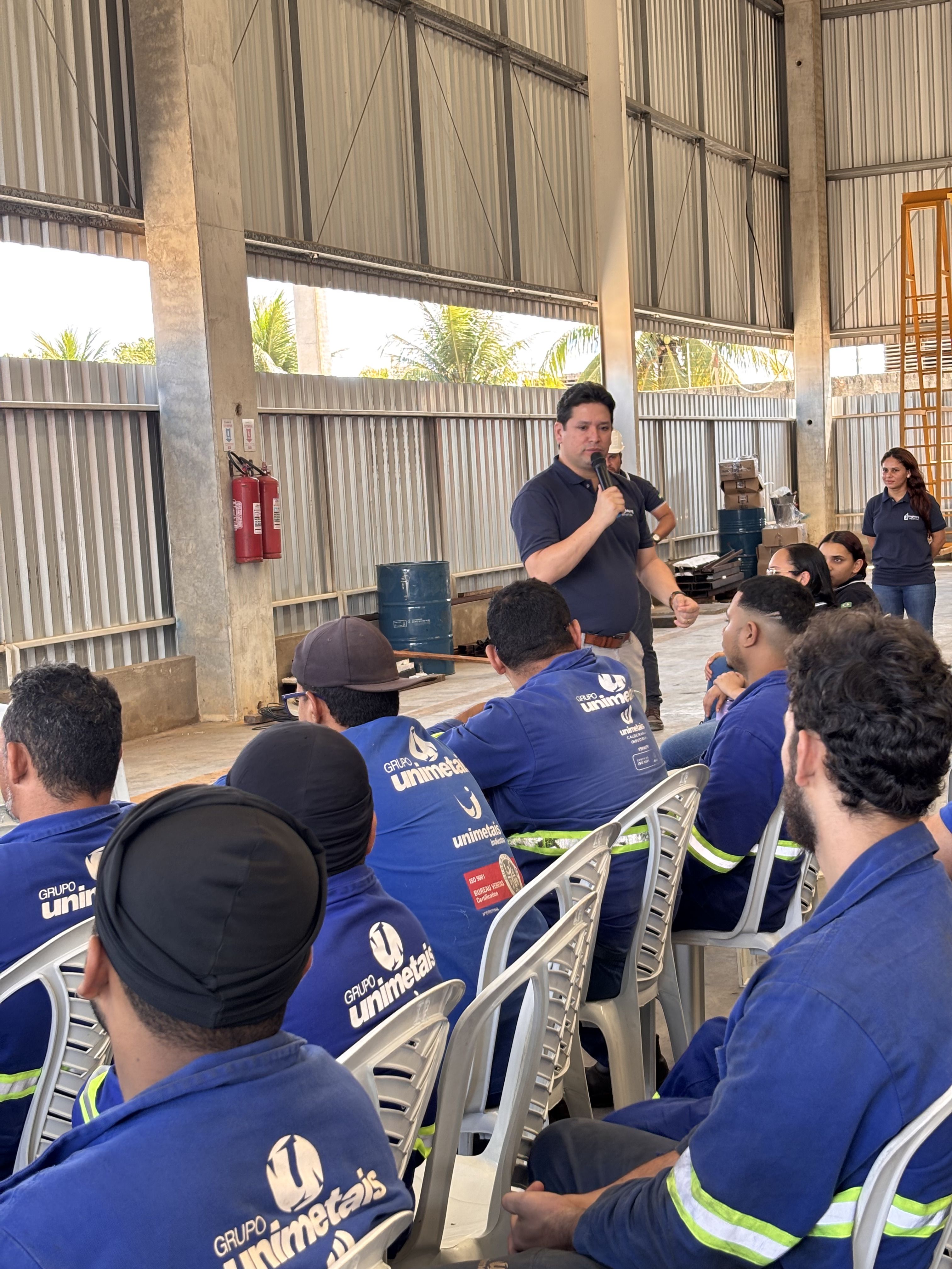 Equipe EngMarq Solution durante treinamento de SST