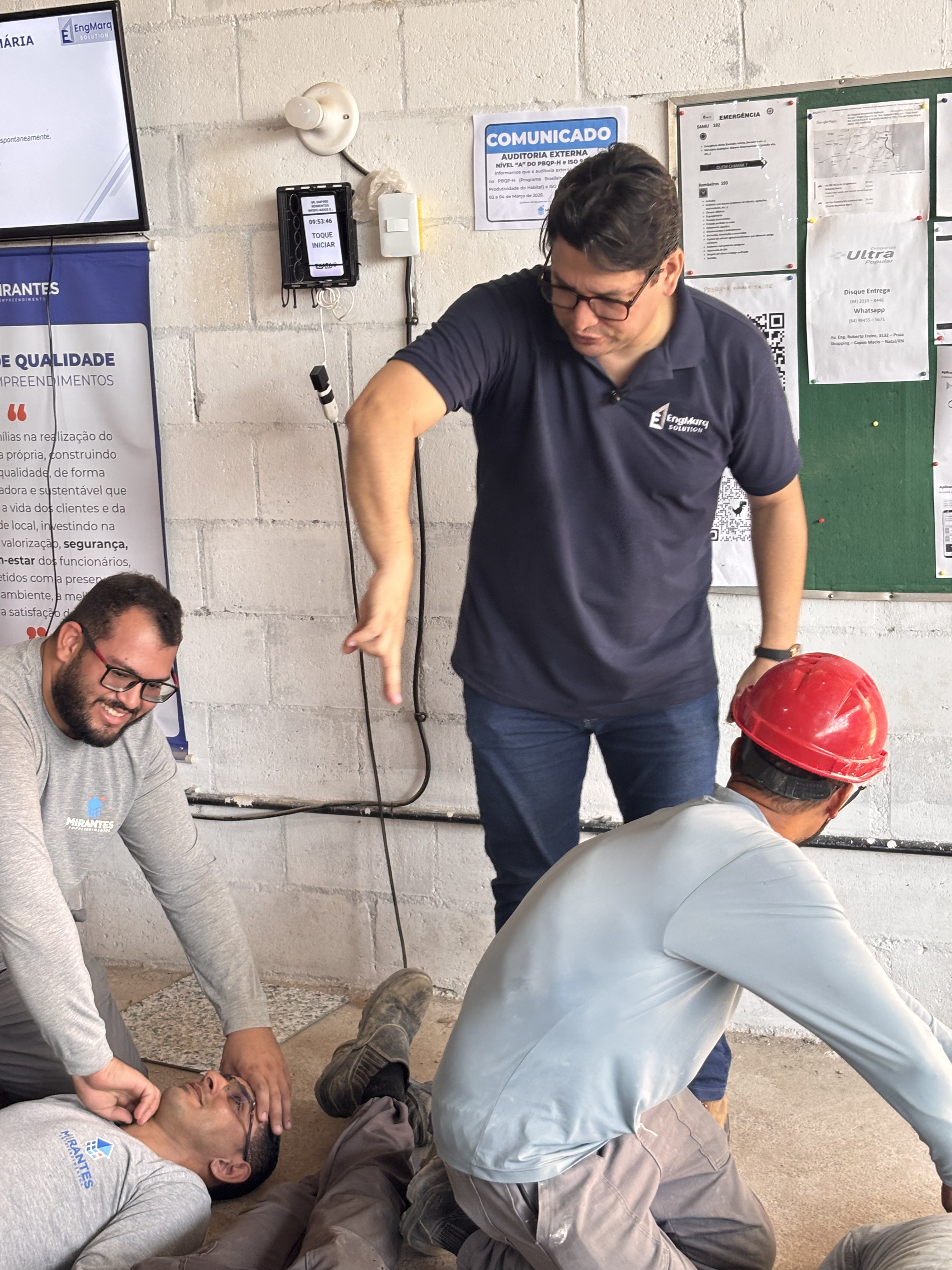 Profissional da EngMarq Solution em treinamento empresarial